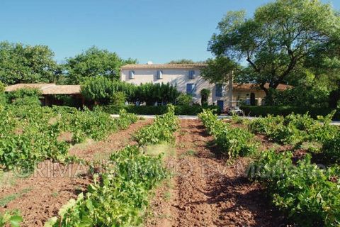 Winery of 60,140 m² located in agricultural and natural area with views to the old village of Cannet des Maures. The mature garden is carefully maintained. Country house comprises: entrance hall, a double living room, a dining room, a kitchen, two of...