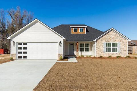 Discover your dream home, a newly constructed haven with 3 cozy bedrooms and 2 full bathrooms. This gem features the perfect fusion of matte black, champagne gold, and Calacatta Oro quartz countertops that enhance the modern appeal of the kitchen and...