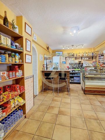 Beautiful store for sale in Mijas Pueblo, this store has been running its own business for a long time and has its own clientele. As you can see in the photos, it has two floors, the first has a fairly large room with display cabinets, refrigerators,...