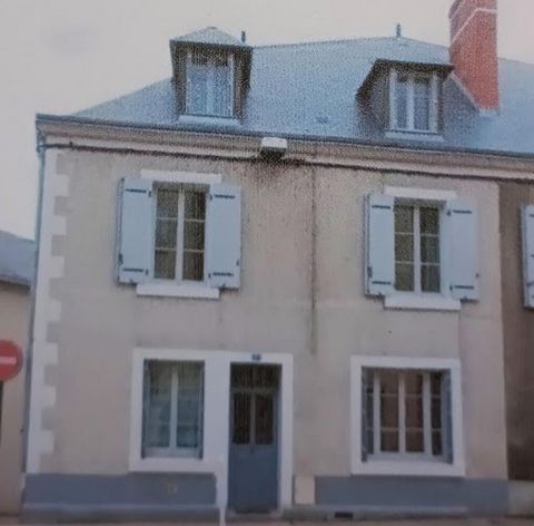 To be discovered exclusively in Argenton, investors or house not far from the center and the music school, beautiful townhouse with large bright rooms. Ground floor: Living room and fitted kitchen, bathroom with 1WC, + 1 separate WC. 1st floor: 1 bed...