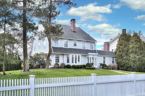 Presenting 915 Old Post Rd - an iconic colonial situated on one of Connecticut's most prominent streets in Fairfield's Historic District. Located on a rare .66 acres and beautifully landscaped corner lot, this property boasts the perfect blend of tim...
