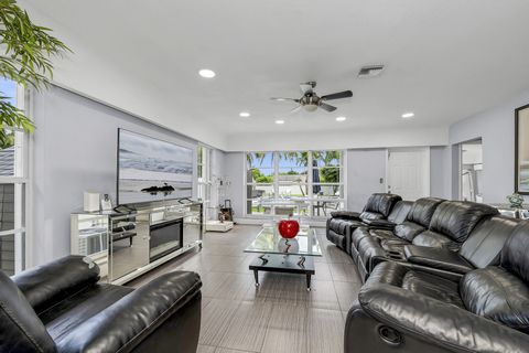 Welcome to our spectacular luxury student house in Hollywood, Miami. This stunning residence, covering 300m2 indoors and 2,000m2 outdoors, is designed for only 8 people and offers a unique and exclusive living experience for students who value privac...