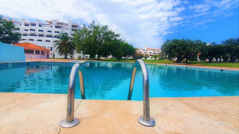 The Oura Vilanova apartments are located in a gated community, on the main street of Albufeira, known as 