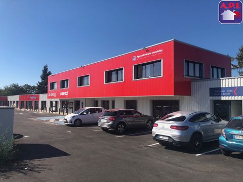 COMMERCIAL PREMISES Ideally located in a booming commercial area, discover this 70 m² gross premises. Two other larger lots (84.09m² and 125.86m²) will meet your expectations. You will benefit from shared parking in the area. The plus: New program - ...