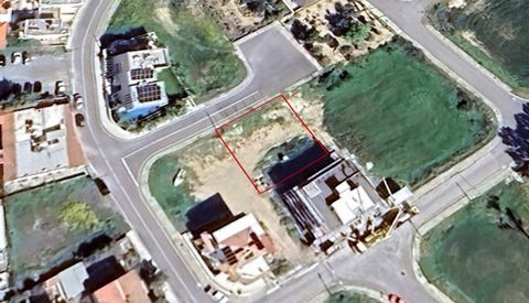 A prime residential land plot boasting 536 square meters of potential. Situated in Zone H2, this parcel comes with a construction permit and architectural drawings already in place, streamlining the process for your dream project. With a density of 0...