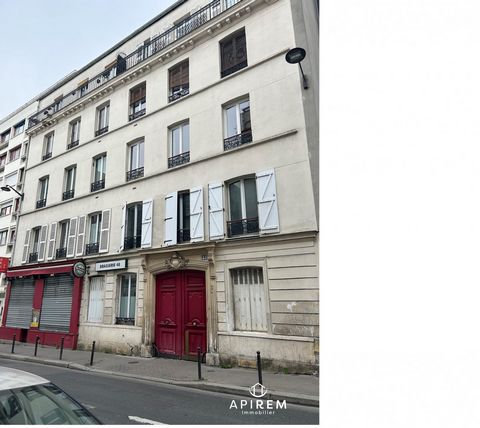 Paris 3 room apartment 50 m2 RUE DE L'OURCQ-METRO CRIMEE (line 7) Bright three-room Haussmanian apartment in a beautiful old building on a quiet shopping street on the first floor. (double glazing) The apartment is located in an old luxury building (...