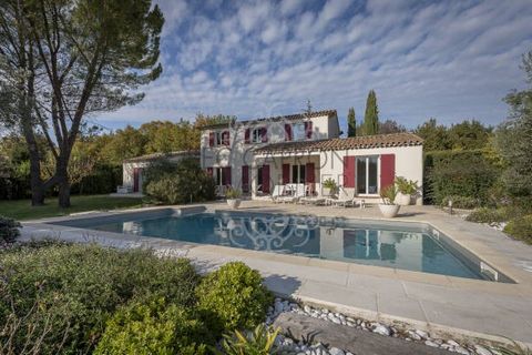 The Bec-Capron Immobilier Agency, specializing in charming and prestigious properties, offers you, a few minutes from the city center of Aix en Provence, this very beautiful recent farmhouse with an area of approximately 222m2 by 2500m2 with swimming...