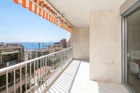In the Saint Roman district, in a luxury residence close to the beaches with 24/7 concierge, 3-room apartment of approx. 126 m2 on an upper level of the building. Modern and stylish interiors, accommodation comprises an entrance hall, a double living...