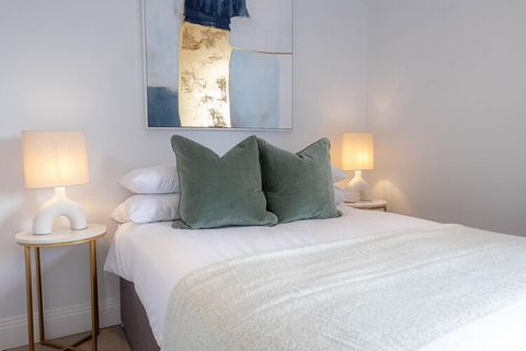 ★Sojo Stay Short Lets & Serviced Accommodation Cowley★ * Whether you're staying for a week, a month, or longer, our property is the perfect choice for families, friends, groups, business travellers & contractors alike. * Book now and experience the c...