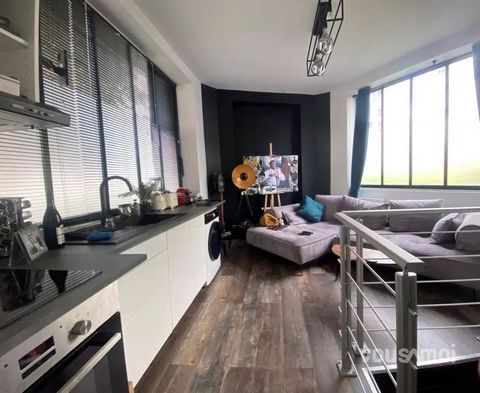 PUTEAUX QUARTIER VIEUX PUTEAUX TRAM T2 / TER 8MIN In a family condominium we offer you a beautiful 2-room apartment completely refurbished including: an entrance, a kitchen open to the living room, a shower room, a separate toilet, a flexible bedroom...