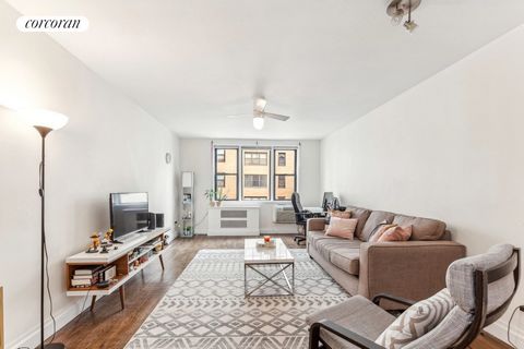 This large (730 sq ft) floor-thru apartment has a wonderful layout, with triple living-room windows facing North onto 28 th Street and double windows in the rear bedroom facing South onto a quiet and bright backyard. There is an open stainless-steel ...