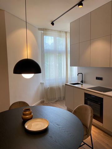 Stunning Studio Apartment in a very nice area with a lot of cool restaurants and bars. The apartment is fully equipped with all new furniture and accessories. Fourth floor with elevator. Super quiet with view to the backyard. The apartment got a comp...
