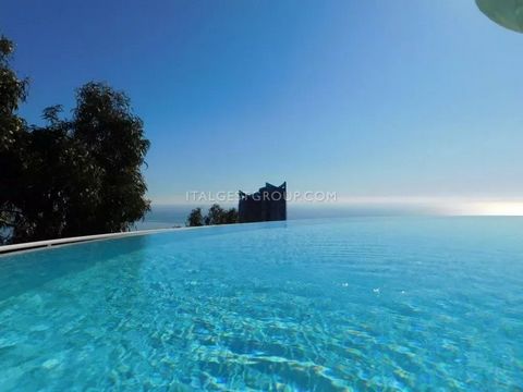 BEAUSOLEIL - STUDIO-APPARTEMENT MET UITZICHT OP ZEE EN MONACO In Beausoleil, in een luxe residentie met een overloopzwembad op het dak met een volledig uitzicht op zee over Monaco en een 24-uurs conciërge, een heerlijke STUDIO van 30 m² met een mooi ...
