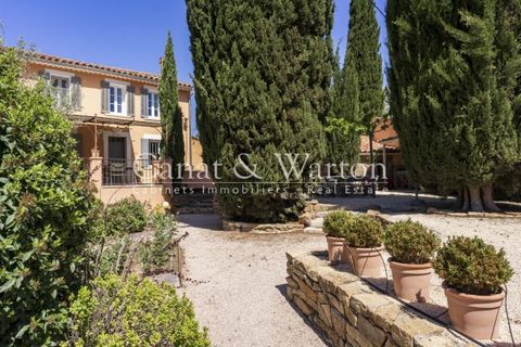 THE CASTELLET MAP Superb 17th century bastide completely renovated with old materials, which has retained its character and charm while benefiting from modern comfort (double glazing, ducted heat pump, spacious living room, etc.). The landscaped grou...