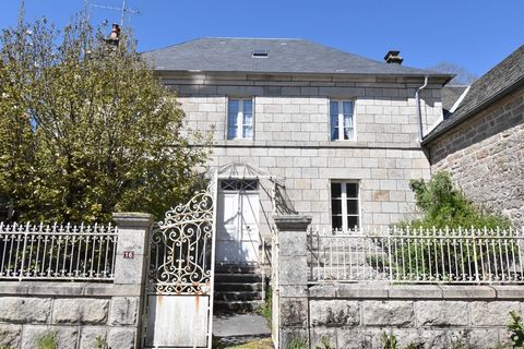 Dpt Corrèze (19), à vendre PEYRELEVADE maison P7 - Terrain de 1099