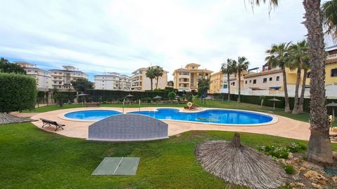 Apartment on the second floor in the urbanisation Parquemar 6, La Mata. There is surface of 54 m2 distributed in one bedroom with built in wardrobe, renovated bathroom, french kitchen , living room with airconditioning and a glazed terrace with views...