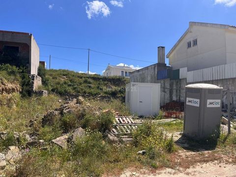 Urban plot with phenomenal views over Lisbon. If you're looking for the perfect opportunity to build your dream home or invest in a unique property, this 309m² plot in Casal do Monte, Vialonga, could be just what you're looking for. Gross constructio...