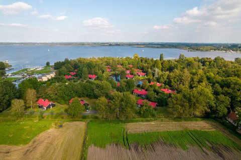 This detached, luxurious holiday home with a private swimming pool is located on the water in the spacious Waterpark De Bloemert holiday park, situated on the Zuidlaardermeer. It lies just within the province of Drenthe, 3 km from the village of Zuid...