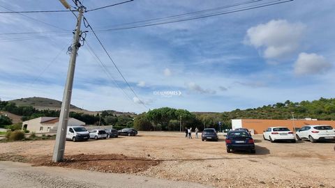This plot of land for sale is located in the heart of Budens, a charming village that perfectly balances tranquillity and convenience. Situated in a peaceful residential area with easy access to all necessary amenities, this plot spans 260m2 and offe...