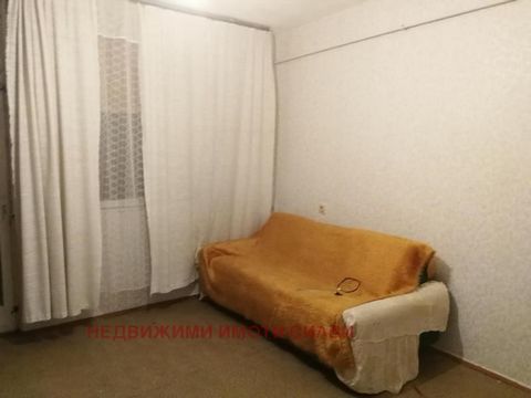 TWO-BEDROOM apartment kv. Thrace consisting of: living room, kitchen, bedroom, bathroom and toilet together, two terraces and L-shaped corridor. The flooring is natural parquet and linoleum. The apartment has no improvements. Exposure EAST. The prope...