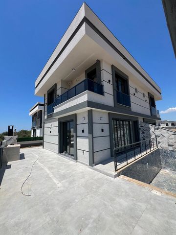 Features and description Private garden Terrace Roof terrace Balcony Single garage On street/residents parking Disabled features Double glazing Swimming pool 3 bedroom semi-detached house located in Didim Altinkum, Turkey. And the property comes with...
