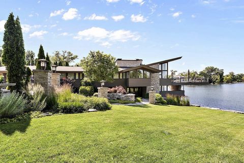 Twenty minutes from the Loop sits this secret lakefront luxury enclave. Park Ridge's Murphy Lake boasts some of Chicago's most stunning luxury homes, offering you a vacation-like atmosphere yet close to everything. Get away without having to go away....