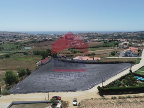 Terreno de 4828m2 con fantásticas vistas al mar. Ubicado en una zona de espacios céntricos y residenciales a consolidar, con posibilidad de construir hasta 14 viviendas. Terreno con excelente acceso, con camino asfaltado y la zona ya cuenta con agua,...