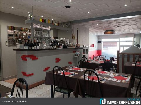 Mandate N°FRP143163 : In the city center, business of a pizzeria with apartment above. The pizzeria has a spacious terrace. It is quietly located opposite a small square with parking spaces. The spacious apartment located just above offers ideally lo...