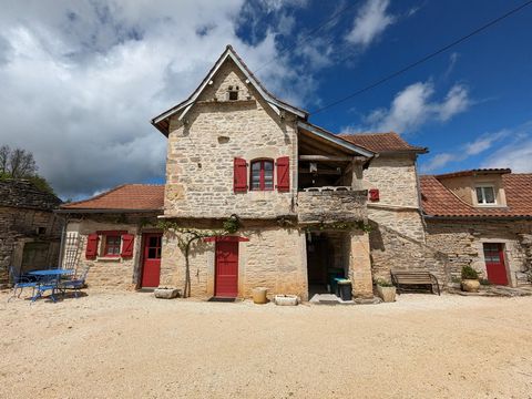 5 minutes from Limogne en Quercy where there are all shops and services and 15 minutes from Villefranche, on a plot of more than 12 hectares of fenced land, with no neighbors. You will appreciate on one side the charm of this renovated stone property...