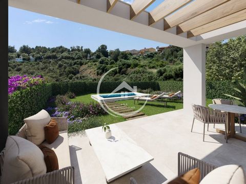 Discover paradise in Cala Romántica, Mallorca! We present 159 exclusive semi-detached villas in a spectacular complex of 62,000 square meters. Live the unique experience of residing in a natural environment with stunning views of the sea or nature. T...