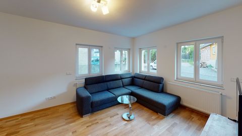 Das 2019 neu sanierte und ausgestattete 3 Zimmer Apartment liegt im Erdgeschoss eines modernen Hauses mit 3 Apartments in perfekter Lage und nur 1 Minute zum Zentrum Leinfelden. Es ist komplett ausgestattet und verfügt z.B. über ein Box-Spring-Bett, ...