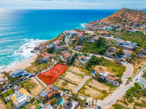 Five minutes drive from the center of San José del Cabo, Los Cabos, Mexico, lies the residential neighborhood of Rancho Cerro Colorado, a gated community on the main road's ocean side. Palmilla and the Shoppes at Palmilla are close to this developmen...