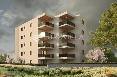 SEGET S10 - two-room apartment on the third floor, surface area 75.61 m2. It consists of an entrance hall, a living room with a dining room and an open floor plan kitchen, two bedrooms, one bathroom, a toilet and a balcony. It has one outdoor parking...