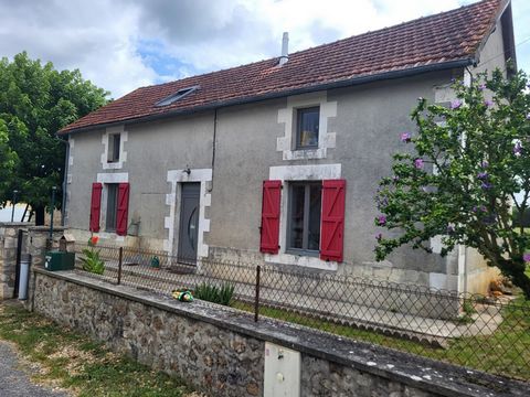Looking for a house that's isolated, yet not far away from all amenities? Look no further! This charming property lies at the end of a track a few minutes outside a small town, with Saint Savin, Montmorillon and Chauvigny easily accessible. The main ...