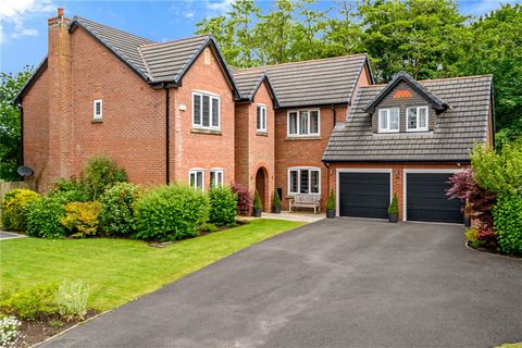This substantial and individual property occupies a quiet, spacious corner plot on the popular Calderstones park development. Differing from most properties on the development, this house has sizable gardens and grounds making it unique and providing...