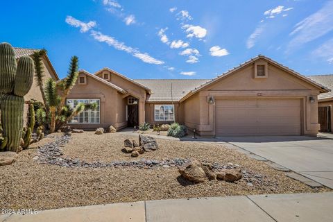 Welcome to Tatum Ranch with miles of walking paths, landscaped common areas, playgrounds & golf course. Recent updates include new a/c in 2018, new LVP flooring in main living area. Home boasts a spacious open floor plan ideal for hosting gatherings....