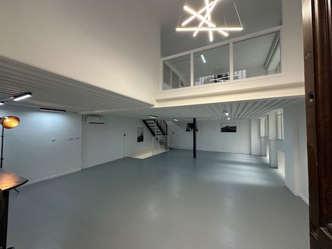 Local/bureau à vendre LYON 1ER (69) local atypique de 163m2 au total, esprit loft sur cour, en presqu'ile rue du bat d'argent