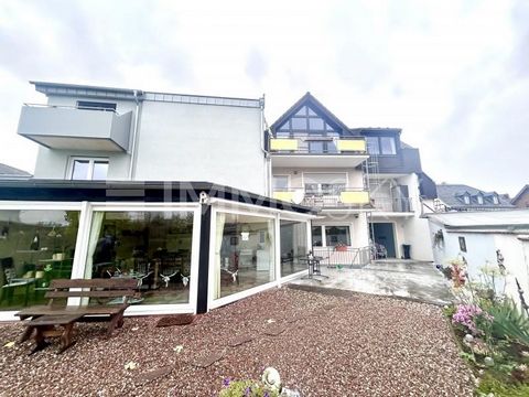 +++ Bitte haben Sie Verständnis, dass wir nur Anfragen mit VOLLSTÄNDIGEN persönlichen Angaben (komplette Anschrift, Rufnummer und E-Mail) Zum Verkauf steht ein gepflegtes Mehrfamilienhaus auf einem ca. 750 m² großes Grundstück. Das Haus bietet eine W...