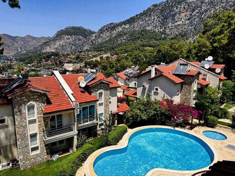 Villa triplex entièrement meublée au cœur de la nature dans le vignoble de Gocek avec jardin privé, piscine et confort clé en main Gocek, qui possède les baies les plus rares de la Méditerranée, est devenue un favori des acheteurs du monde entier ave...