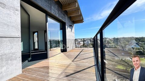Département du Finistère (29) - À vendre : Crozon, centre-ville - Appartement penthouse T6 de 183 m² habitable avec vue panoramique - 4 terrasses - Garage