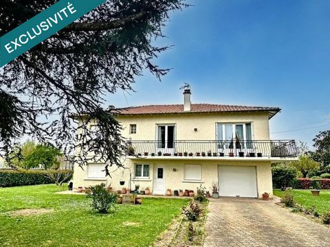 CARBONNE - Maison de 1974, de 123 m2 environ sur deux niveaux.