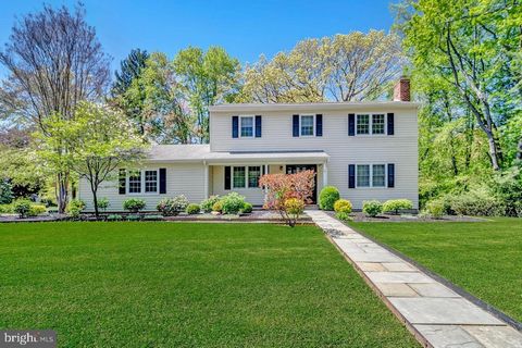 Highest and best offers due 5pm EST Wednesday May 7, 2025. This light-filled home offers the perfect balance of living, working, and leisure space, designed to meet the needs of today’s discerning buyers. Step inside to find beautifully refinished ha...