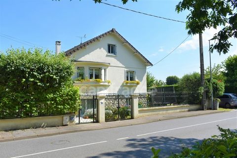 Dpt Seine et Marne (77), à vendre COMBS LA VILLE maison T7 de 135 m² - Terrain de 730 m² sans vis-à-vis