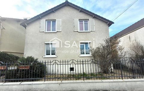 Quartier résidentiel maison non mitoyenne sur ssol