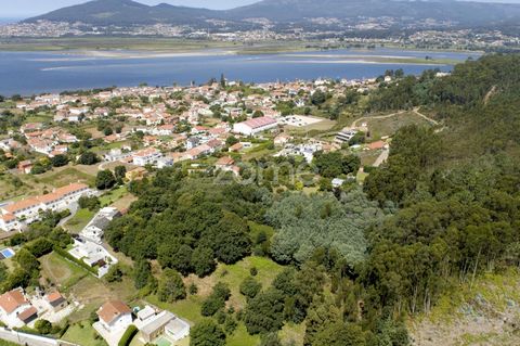 Property ID: ZMPT519487 Overlooking the mouth of the Minho River, this is a land situated at the high quota of the building territory of Seixas, all walled, which enjoys good access conditions and splendid views, with Monte de Sta Tecla as a backdrop...