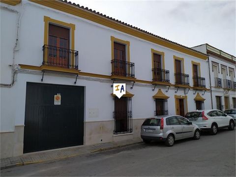 Esta espaciosa propiedad de calidad de 351m2 construidos se encuentra en la localidad de El Rubio, en la provincia de Sevilla, en Andalucía. En El Rubio puede encontrar todo tipo de establecimientos que pueda necesitar, tiendas, supermercados, bares,...