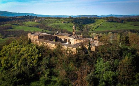 In the exact center of Italy, on the border between Tuscany and Umbria, on top of a hill, surrounded by green areas and tall trees, stands the ancient village of Salci, located just 3 km from the Fabro highway exit (A1). On the adjacent hill we find ...