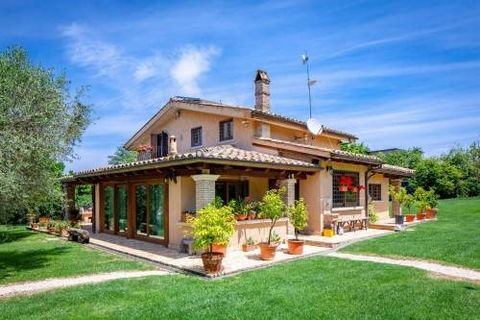 In Sacrofano, a few minutes from the Formello-Olgiata junction, we are pleased to offer for sale a splendid two floors single-family villa, completely renovated with quality materials, of about 220sqm. Surrounded by a 6000sqm park, with trees, 15 oli...