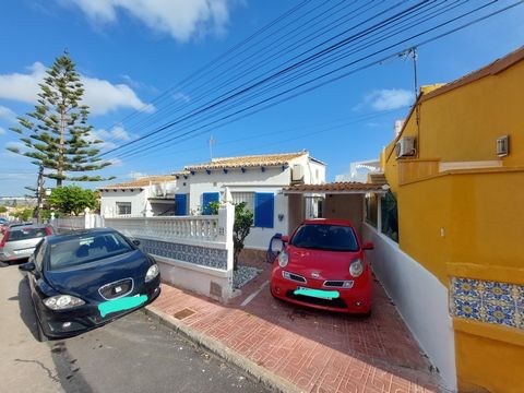 JUST REDUCED! Sunny Quality South Facing 2 Bedroom 1 Bathroom Detached Villa all on 1 level located in Los Balcones close to Torrevieja ,with private roof solarium and off road parking. Private tiled sunny terrace, large open plan living with fully f...