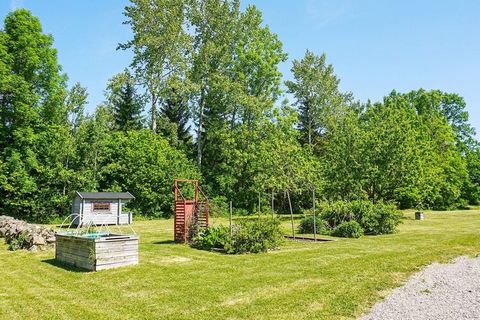 Here you have the chance to enjoy a very nice cottage in quiet and scenic surroundings in Hållnäs in Uppsala county. Perfect accommodation for those of you who want to relax from the stress of everyday life in peaceful nature with proximity to fantas...
